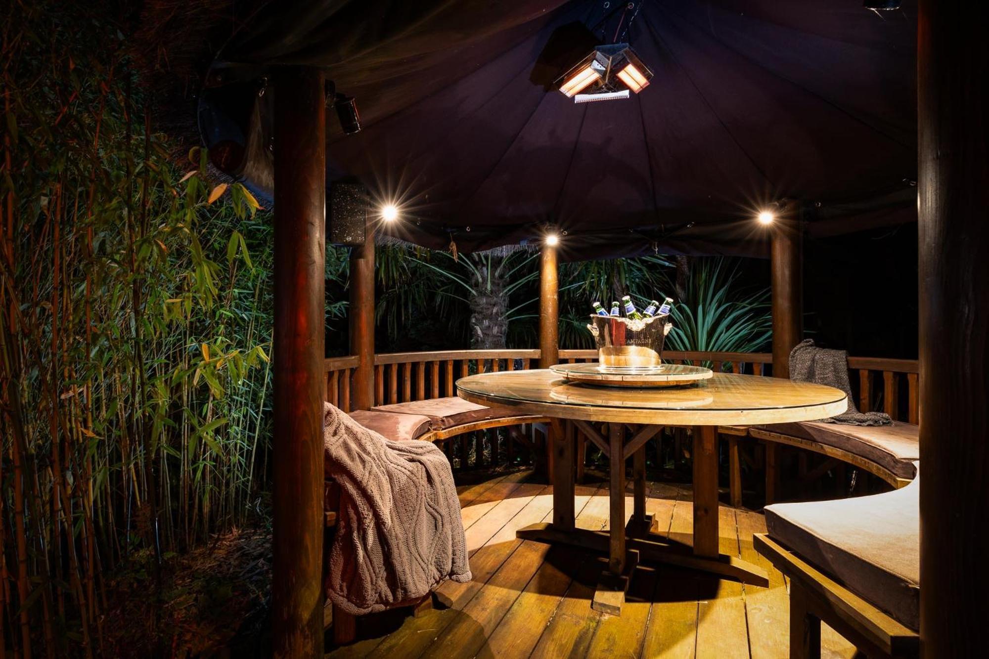 Hawkwood Court - With Hot Tub, Cinema, Gym, Games & Outdoor Kitchen *