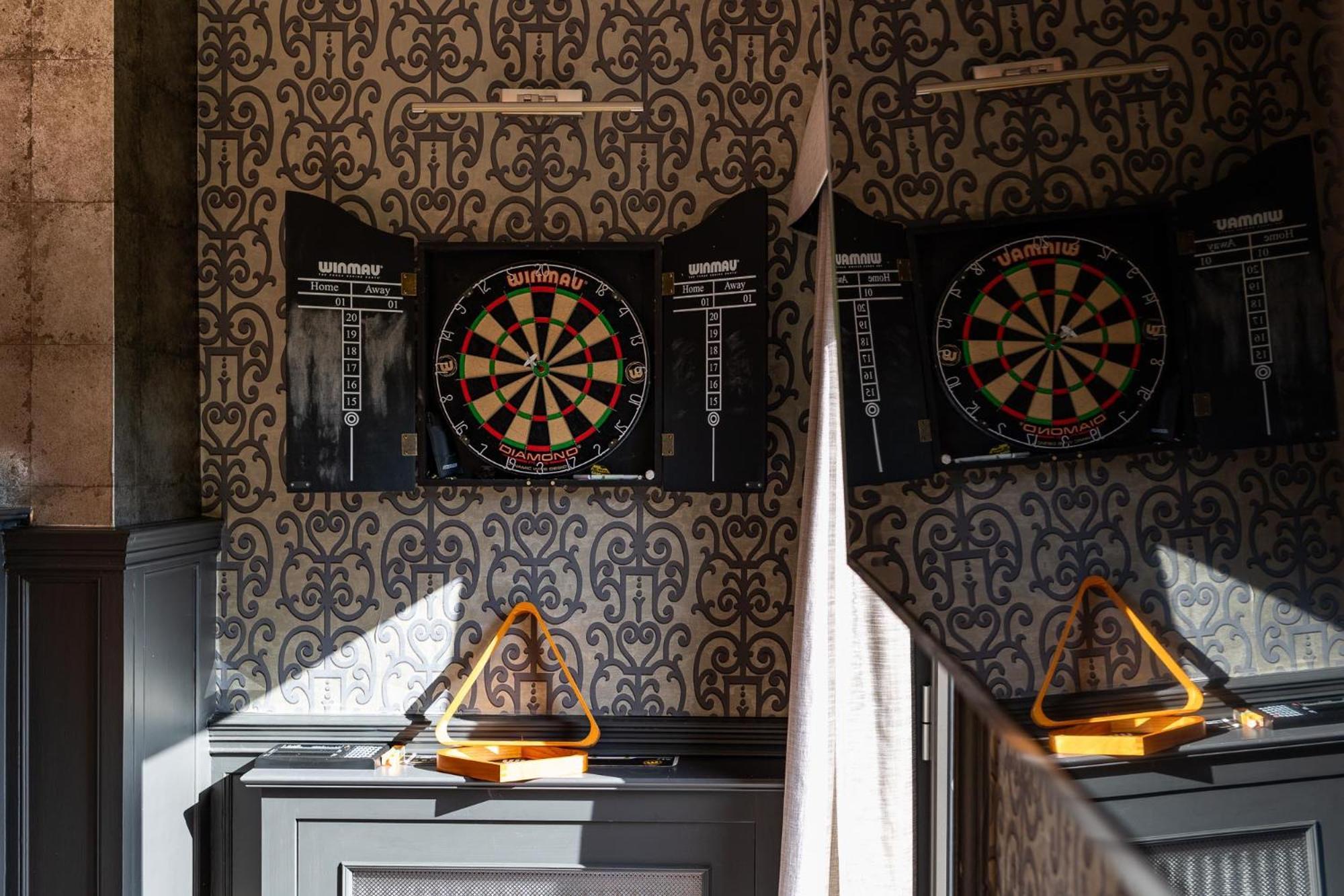 Hawkwood Court - With Hot Tub, Cinema, Gym, Games & Outdoor Kitchen * Scarborough