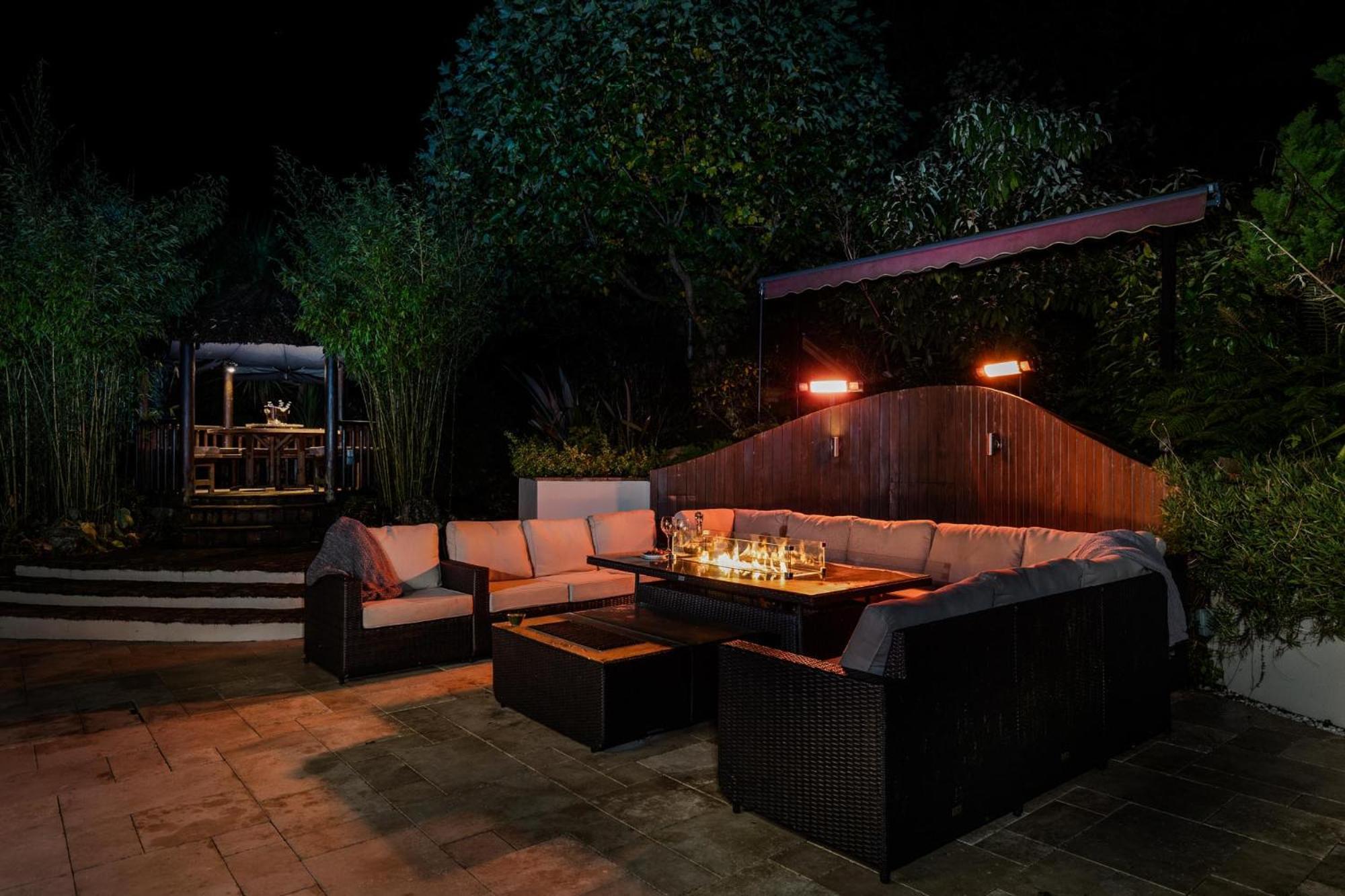 Hawkwood Court - With Hot Tub, Cinema, Gym, Games & Outdoor Kitchen * Scarborough
